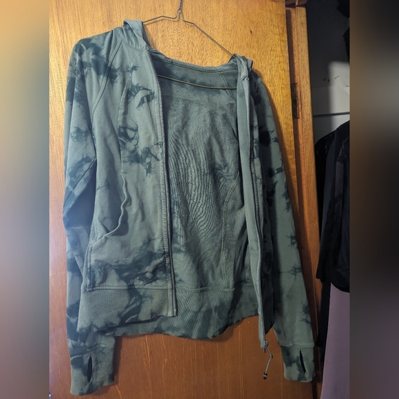 Lululemon Sweater - Picture 3 of 3